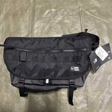 New Era 필드 숄더 백 9L 블랙