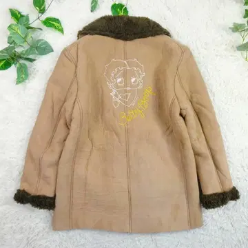 새상품급 베티 붑 무스탕 피 코트 A라인 여배우 옷깃 L