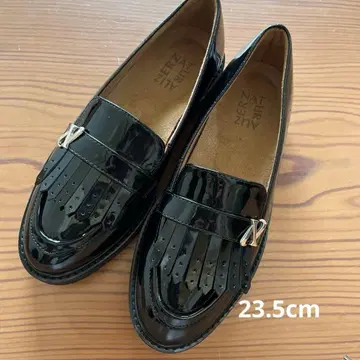 블랙 에나멜 프린지 로퍼 23.5cm