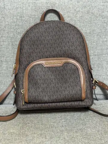 MICHAEL KORS 브라운 백팩