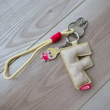 POP MART 알파벳 F자형 키링