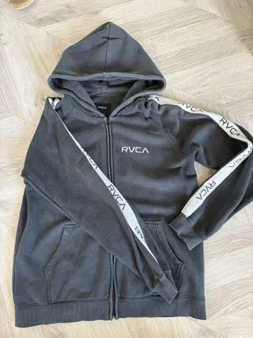RVCA 후드티
