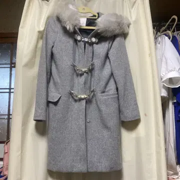 퍼 달린 그레이 울 롱 코트