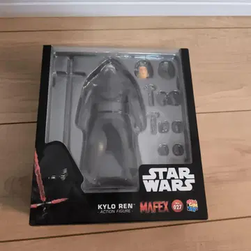 MAFEX STAR WARS KYLO REN 피규어
