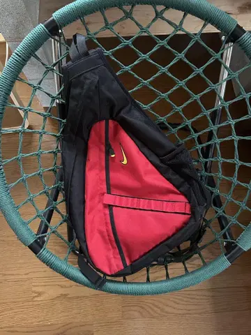 Nike 슬링백 레드 블랙