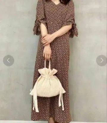 스픽 앤 스팬 롱 원피스 7부 소매 꽃무늬 볼륨 소매 가을 컬러