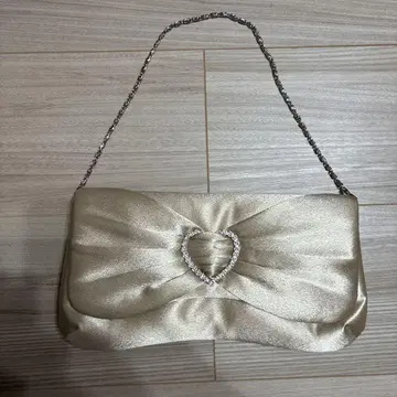 골드 새틴 파티 백 하트 장식