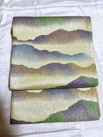 다색 산 경치 후쿠로 오비