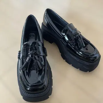 ZARA 블랙 태슬 로퍼 39