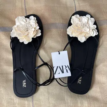 ZARA 플라워 장식 샌들 36