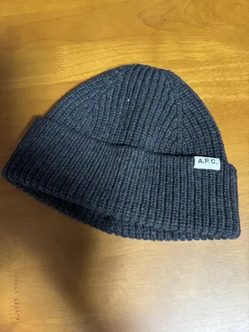 A.P.C. 다크 그레이 니트 모자