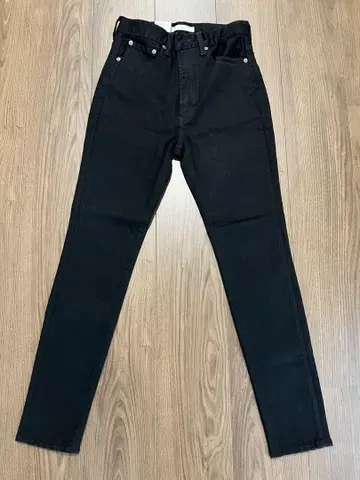 새상품급 MOUSSY REBIRTH SKINNY 26 블랙 데님