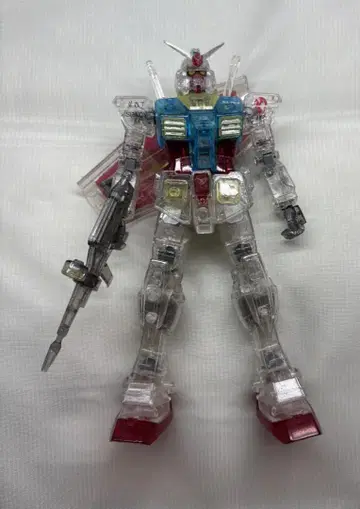 MG RX-78-2 건담 크리스탈 버전 조립 완료