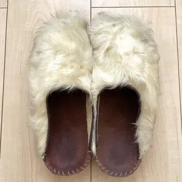 신발 슬립온 퍼 사보 베이지 23.5cm~24cm 여성용 가을 겨울