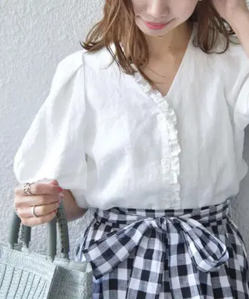 새상품 SHIPS any 린넨 프릴 퍼프 블라우스