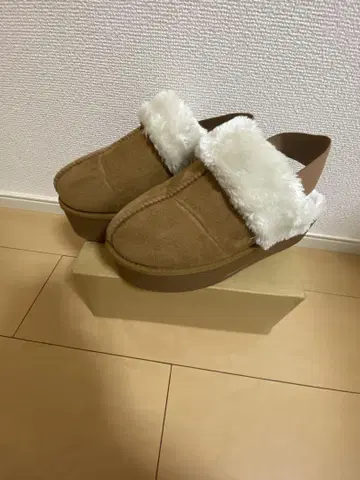 브라운 퍼 슬립온 부츠