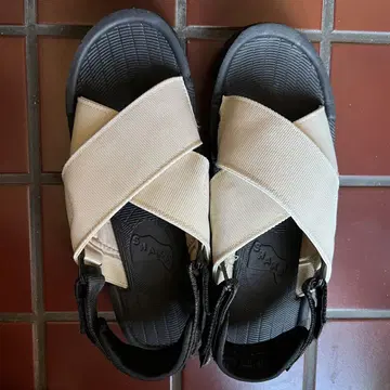 SHAKA 크로스 벨트 샌들
