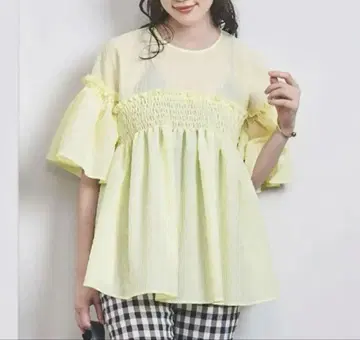 유나이티드 애로우즈 에어리 자카드 셔링 플레어 슬리브 블라우스