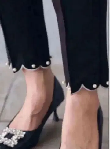 멜로우 스캘럽 펄 팬츠 Frene 플라네 같은 형태 블랙 심플