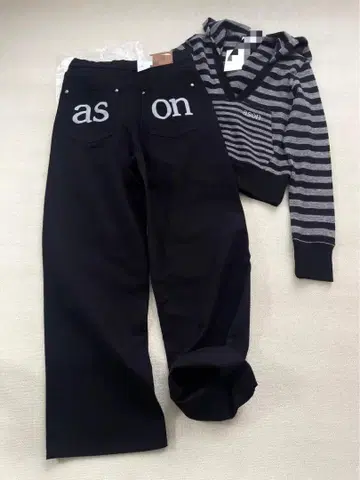 Ason 블랙 데님 팬츠 S 사이즈