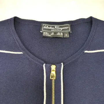 새상품급 Salvatore Ferragamo 간치니 앙상블
