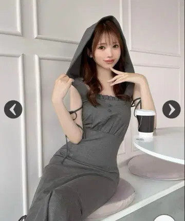 미셸 마카롱 후드 부착 오프숄더 머메이드 원피스