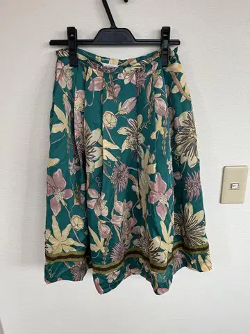 TAFFETA 플라워 프린트 스커트 크라프트 조