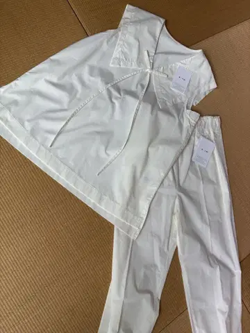 화이트 셋업 조거 팬츠 블라우스
