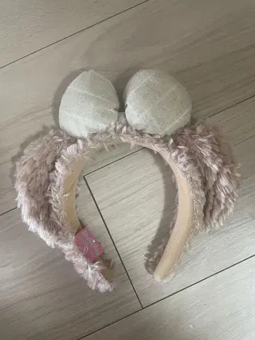 핑크색 귀 달린 머리띠