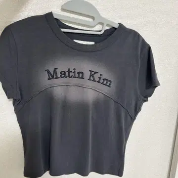 Matin Kim 반팔 T셔츠 다크 그레이 신상