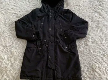 블랙 후드 부착 모즈 코트