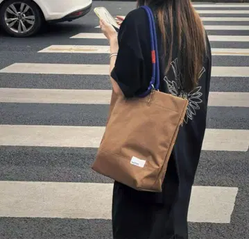 Topologie 루프 브라운 토트백