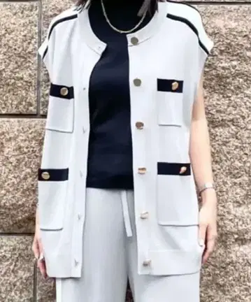 GRACE CONTINENTAL 배색 라인 니트 베스트 그레이스 콘티넨탈