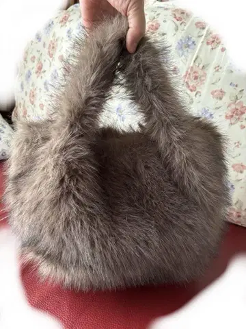 무스탕 백