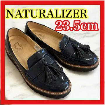 NATURALIZER 에나멜 가죽 태슬 로퍼 23.5