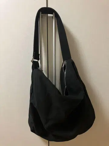tk 블랙 숄더백