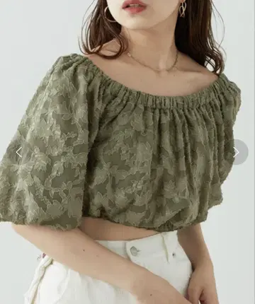 [ Chico ] 백리본 시어 벌룬 오프숄더 블라우스