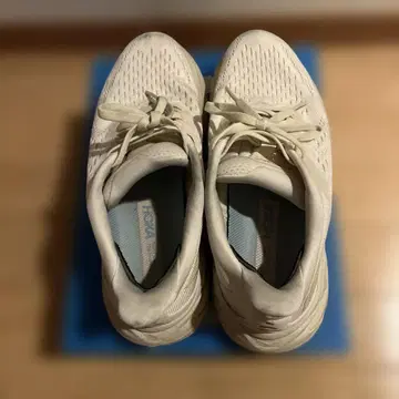 호카 화이트 러닝화