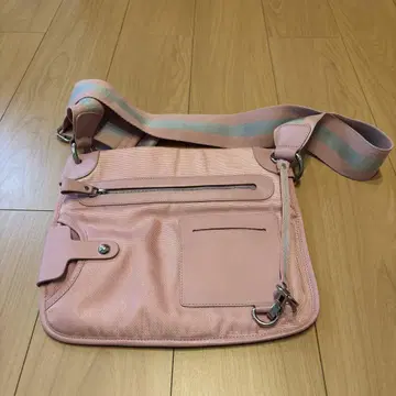 Bally 핑크 메쉬 숄더백