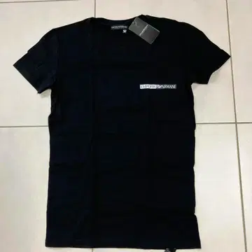 가격 인하 새상품 엠포리오 아르마니 크루넥 T셔츠 M 블랙