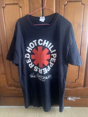 Red Hot Chili Peppers 2017 투어 티셔츠
