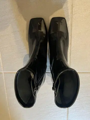 유나이티드 애로우즈 숏부츠 에나멜 블랙