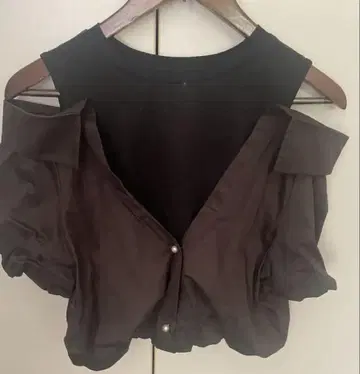 La boutique BonBon 오프숄더 셔츠 F 사이즈