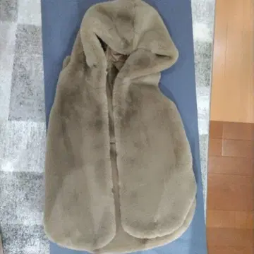 후드 부착 베이지 베스트