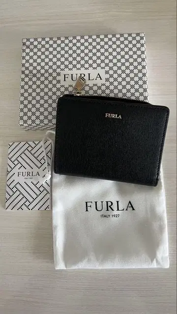 FURLA 훌라 이단 접이식 지갑 블랙 컴팩트 지퍼 지갑