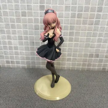 제로의 사역마 쌍월의 기사 루이즈 뷔스티에Ver. 피규어