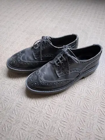 Tricker's 'M7292' 풀 브로그 슈즈