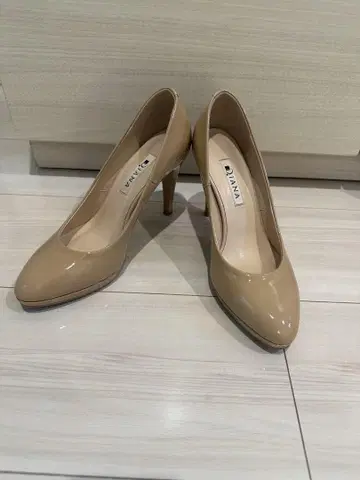 DIANA 베이지 하이힐 23cm
