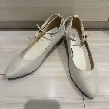 아이보리 스틸레토 펌프스