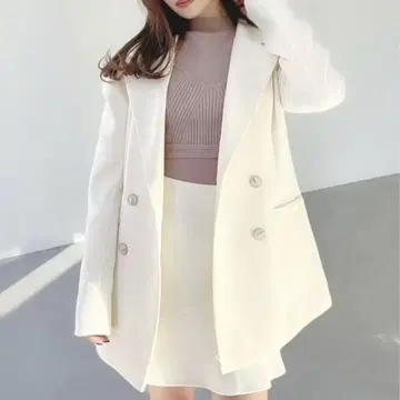 [택 포함 새상품] 리젝시 숄더 개더 트위드 미디 자켓